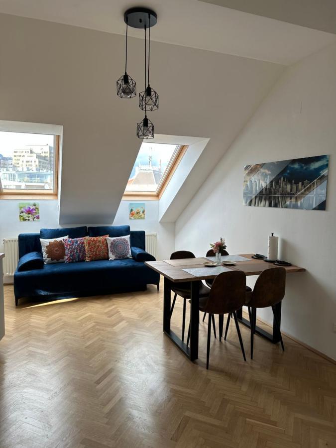 Apartamento Klimatisiertes Dachgeschoss In Zentrum Wiens